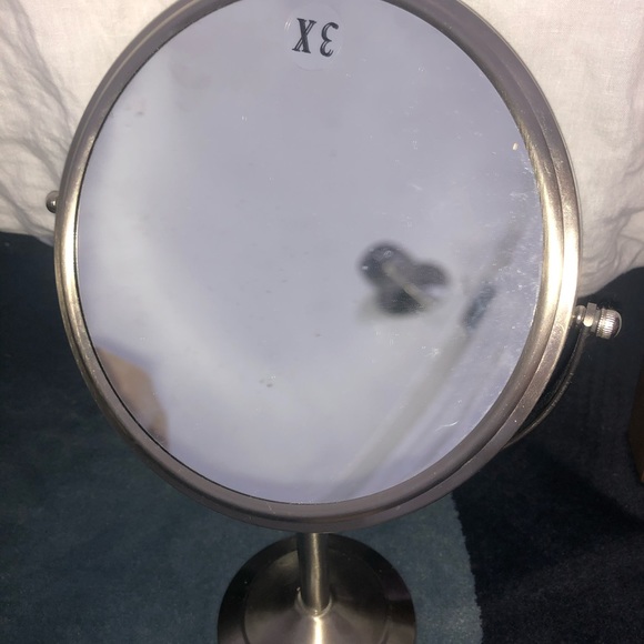 Makeup mirror - Picture 2 of 2